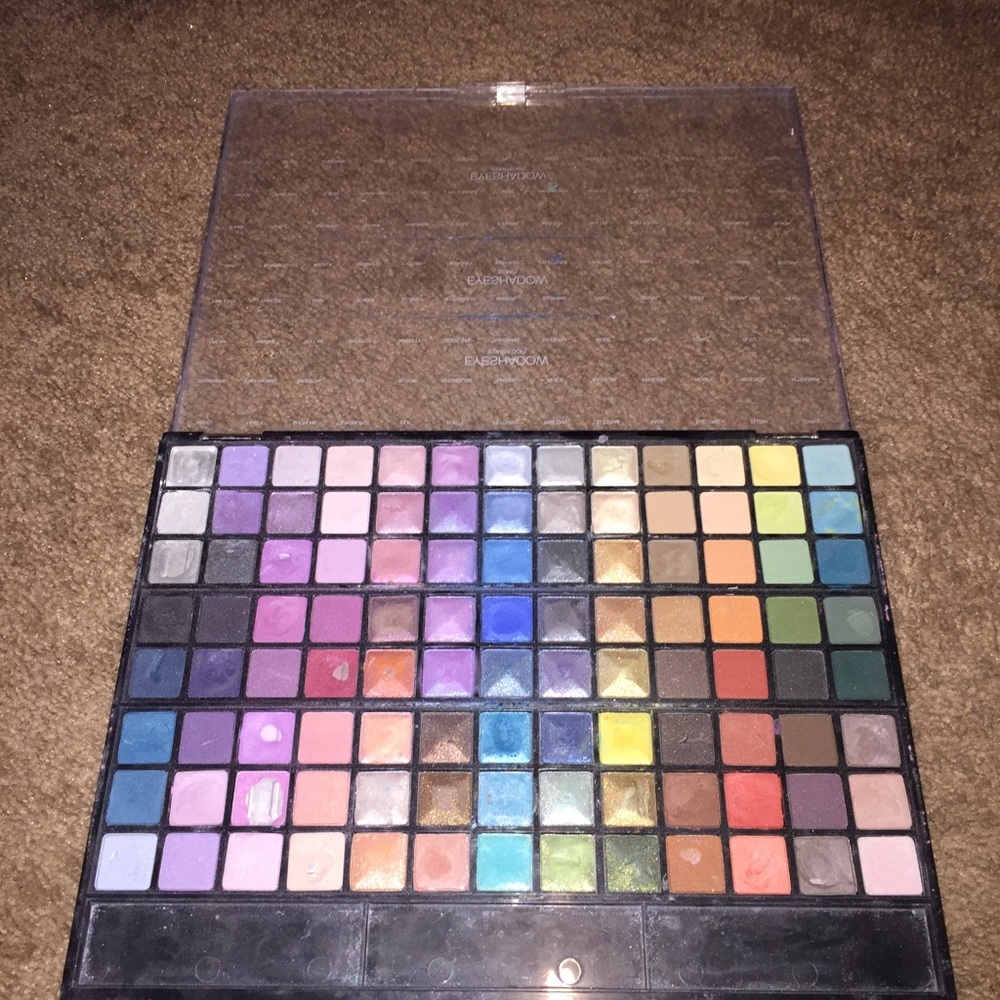 Eye shadow
